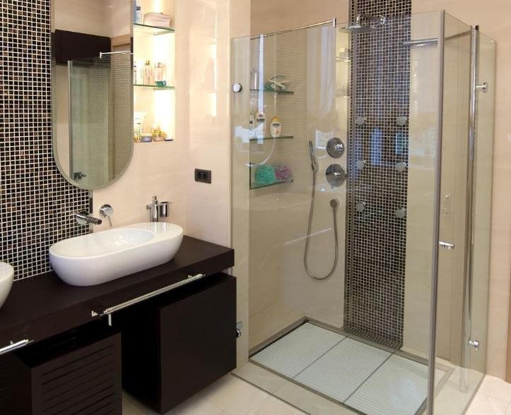 Модификации душевых кабин: комбинированные решения для ванной комнаты